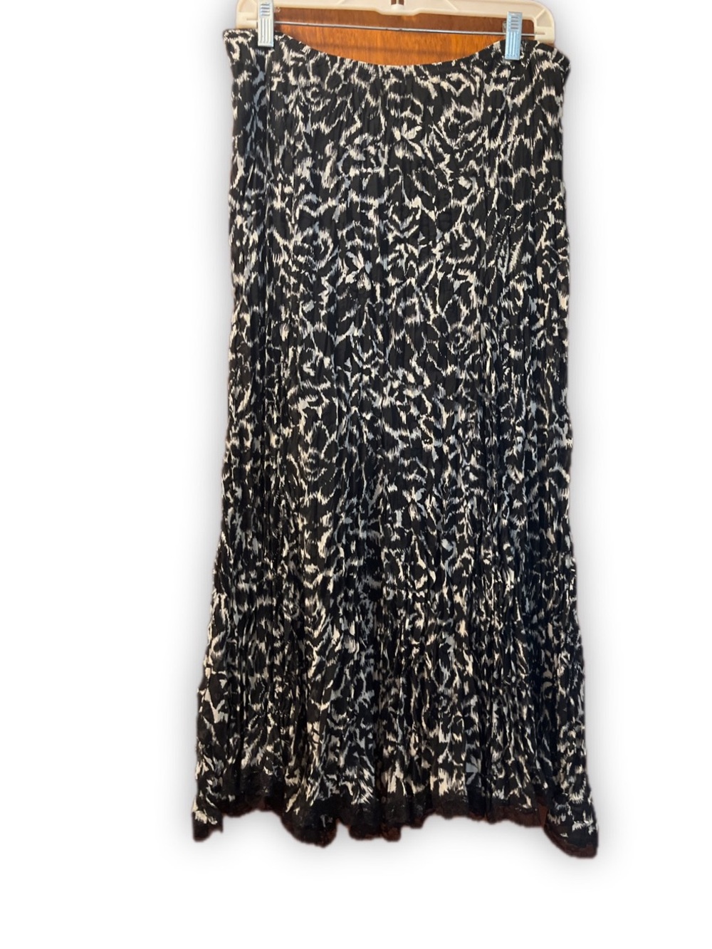 RAFAEL Black and White Printed Pleated Maxi Skirt